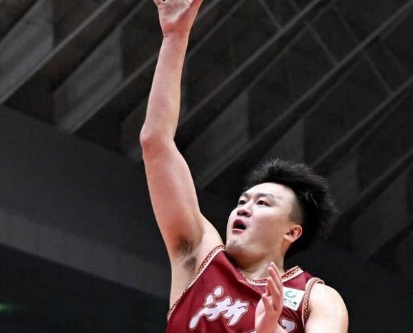 皇冠体育app 刘泽一砍29分浙江六人得分上双击败上海 总比分1-0占先